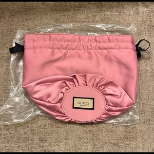 GUCCI Flora Gardenia Pouch Bag